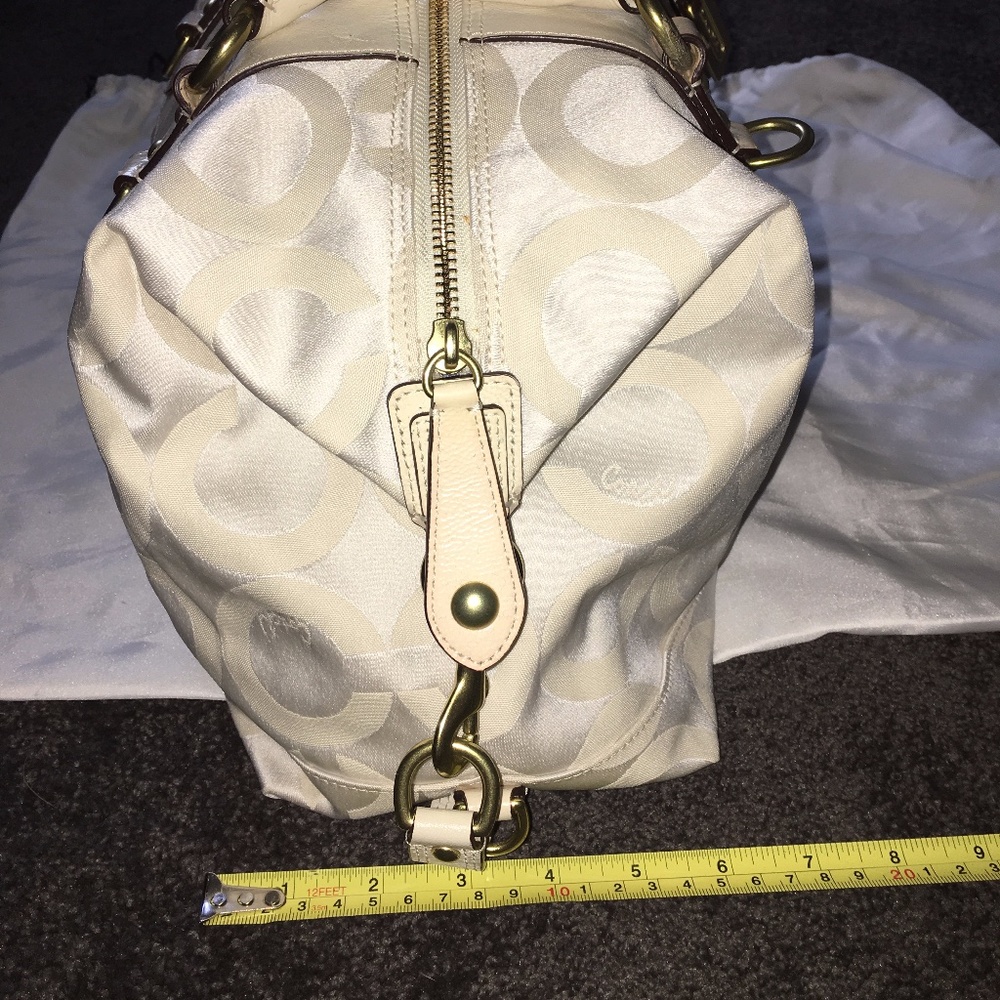 Coach Signature Collection - Picture 10 of 12